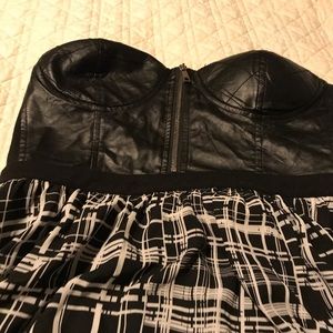 A black and white dress strapless.